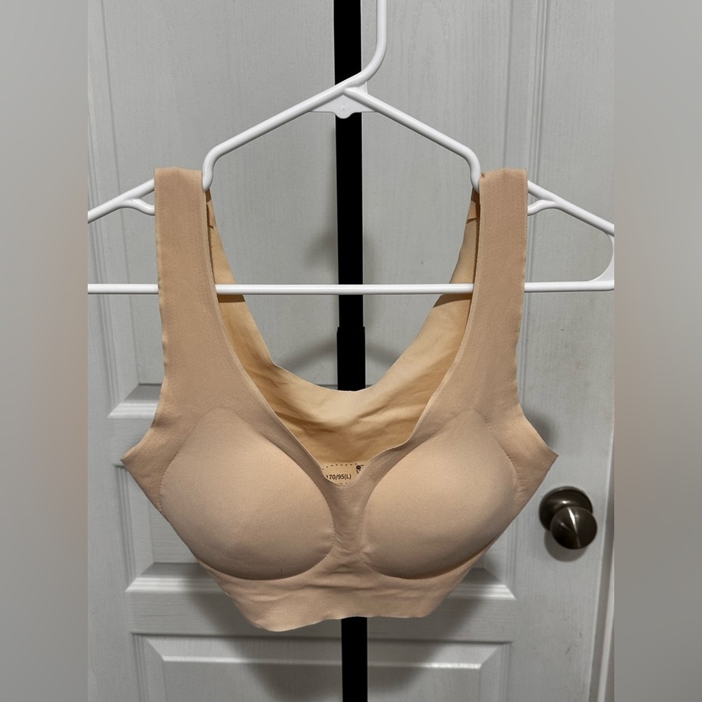 Size large seamless bra - Picture 1 of 4